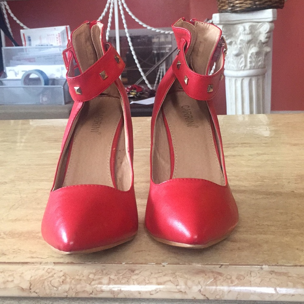 Size 9 used ladies pump